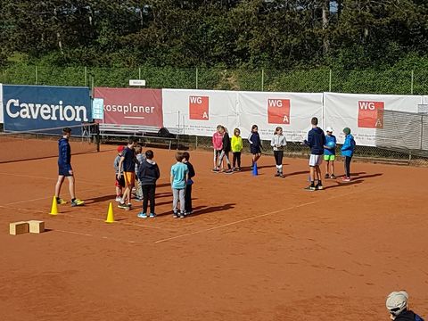 Foto 1 von 2: Tennis für Kinder (vergrößern)