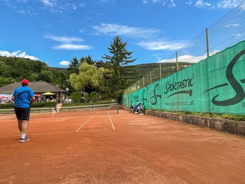 Foto 11 von 208: 9. Bad Vöslauer Thermencup powered by Kosaplaner: Eine tolle Tenniswoche mit vielen spannenden Spielen (vergrößern)