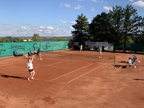 Foto 13 von 208: 9. Bad Vöslauer Thermencup powered by Kosaplaner: Eine tolle Tenniswoche mit vielen spannenden Spielen (vergrößern)