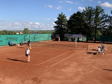 Foto 14 von 208: 9. Bad Vöslauer Thermencup powered by Kosaplaner: Eine tolle Tenniswoche mit vielen spannenden Spielen (vergrößern)