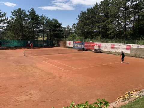 Foto 47 von 208: 9. Bad Vöslauer Thermencup powered by Kosaplaner: Eine tolle Tenniswoche mit vielen spannenden Spielen (vergrößern)