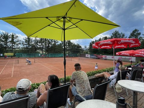 Foto 59 von 208: 9. Bad Vöslauer Thermencup powered by Kosaplaner: Eine tolle Tenniswoche mit vielen spannenden Spielen (vergrößern)