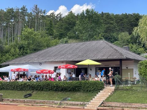 Foto 65 von 208: 9. Bad Vöslauer Thermencup powered by Kosaplaner: Eine tolle Tenniswoche mit vielen spannenden Spielen (vergrößern)
