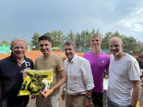 Foto 106 von 208: 9. Bad Vöslauer Thermencup powered by Kosaplaner: Eine tolle Tenniswoche mit vielen spannenden Spielen (vergrößern)