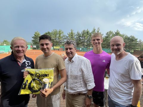 Foto 107 von 208: 9. Bad Vöslauer Thermencup powered by Kosaplaner: Eine tolle Tenniswoche mit vielen spannenden Spielen (vergrößern)