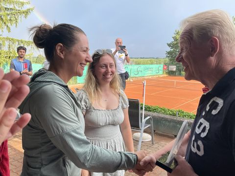 Foto 122 von 208: 9. Bad Vöslauer Thermencup powered by Kosaplaner: Eine tolle Tenniswoche mit vielen spannenden Spielen (vergrößern)