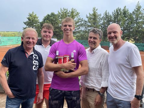 Foto 129 von 208: 9. Bad Vöslauer Thermencup powered by Kosaplaner: Eine tolle Tenniswoche mit vielen spannenden Spielen (vergrößern)