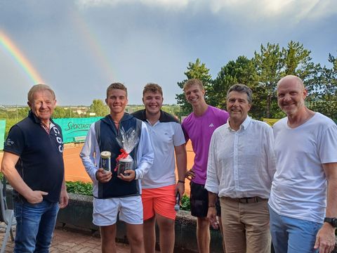 Foto 134 von 208: 9. Bad Vöslauer Thermencup powered by Kosaplaner: Eine tolle Tenniswoche mit vielen spannenden Spielen (vergrößern)