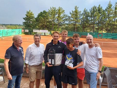 Foto 140 von 208: 9. Bad Vöslauer Thermencup powered by Kosaplaner: Eine tolle Tenniswoche mit vielen spannenden Spielen (vergrößern)
