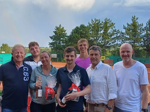 Foto 145 von 208: 9. Bad Vöslauer Thermencup powered by Kosaplaner: Eine tolle Tenniswoche mit vielen spannenden Spielen (vergrößern)