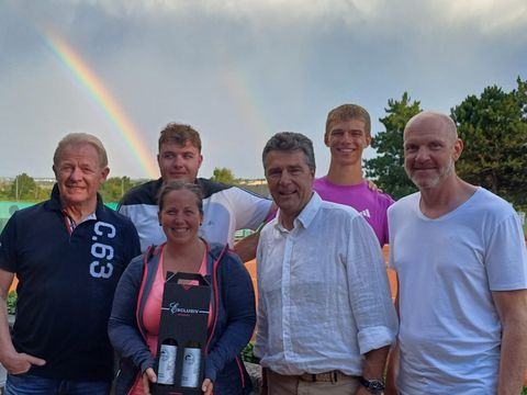 Foto 152 von 208: 9. Bad Vöslauer Thermencup powered by Kosaplaner: Eine tolle Tenniswoche mit vielen spannenden Spielen (vergrößern)