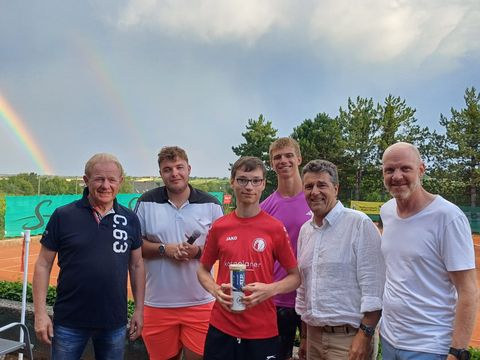 Foto 154 von 208: 9. Bad Vöslauer Thermencup powered by Kosaplaner: Eine tolle Tenniswoche mit vielen spannenden Spielen (vergrößern)