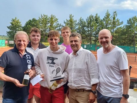 Foto 158 von 208: 9. Bad Vöslauer Thermencup powered by Kosaplaner: Eine tolle Tenniswoche mit vielen spannenden Spielen (vergrößern)