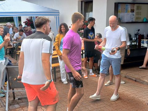 Foto 161 von 208: 9. Bad Vöslauer Thermencup powered by Kosaplaner: Eine tolle Tenniswoche mit vielen spannenden Spielen (vergrößern)