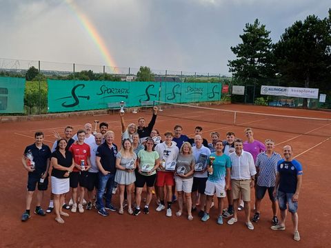 Foto 198 von 208: 9. Bad Vöslauer Thermencup powered by Kosaplaner: Eine tolle Tenniswoche mit vielen spannenden Spielen (vergrößern)