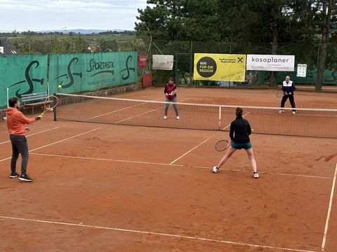 Foto 2 von 14: Saisonabschlussturnier 2025 – Spiel, Spaß und geselliges Beisammensein (vergrößern)