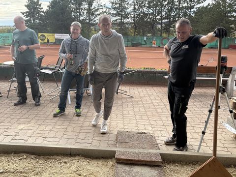 Foto 4 von 5: Unsere Terrasse bekommt ein neues Gesicht! (vergrößern)