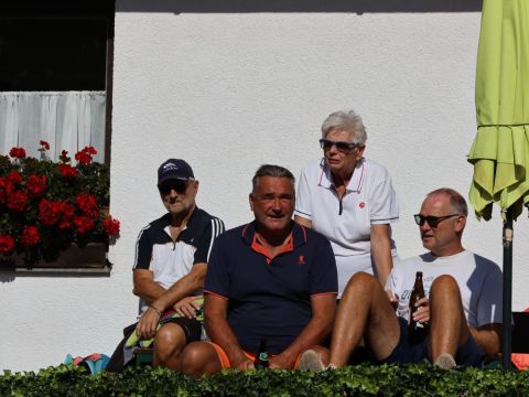 Foto 97 von 114: Gelungenes Saisonabschlussturnier – eine erfolgreiche Tennissaison 2026 geht zu Ende. (vergrößern)
