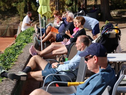 Foto 100 von 114: Gelungenes Saisonabschlussturnier – eine erfolgreiche Tennissaison 2026 geht zu Ende. (vergrößern)