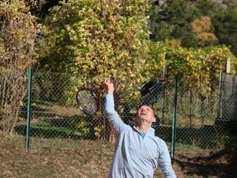 Foto 101 von 114: Gelungenes Saisonabschlussturnier – eine erfolgreiche Tennissaison 2026 geht zu Ende. (vergrößern)