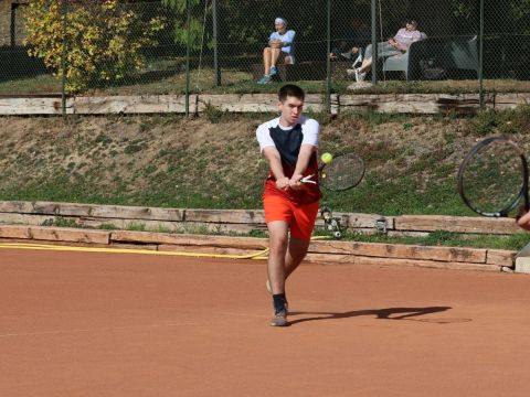 Foto 102 von 114: Gelungenes Saisonabschlussturnier – eine erfolgreiche Tennissaison 2026 geht zu Ende. (vergrößern)
