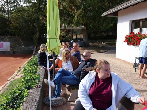 Foto 106 von 114: Gelungenes Saisonabschlussturnier – eine erfolgreiche Tennissaison 2026 geht zu Ende. (vergrößern)